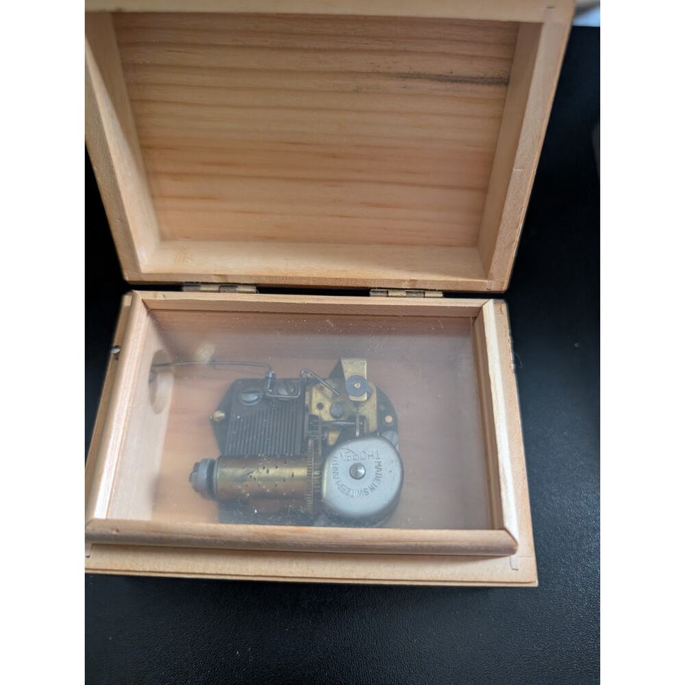 Thorens Swiss Music Box Happy Wanderer Wood Box Vintage Switzerland